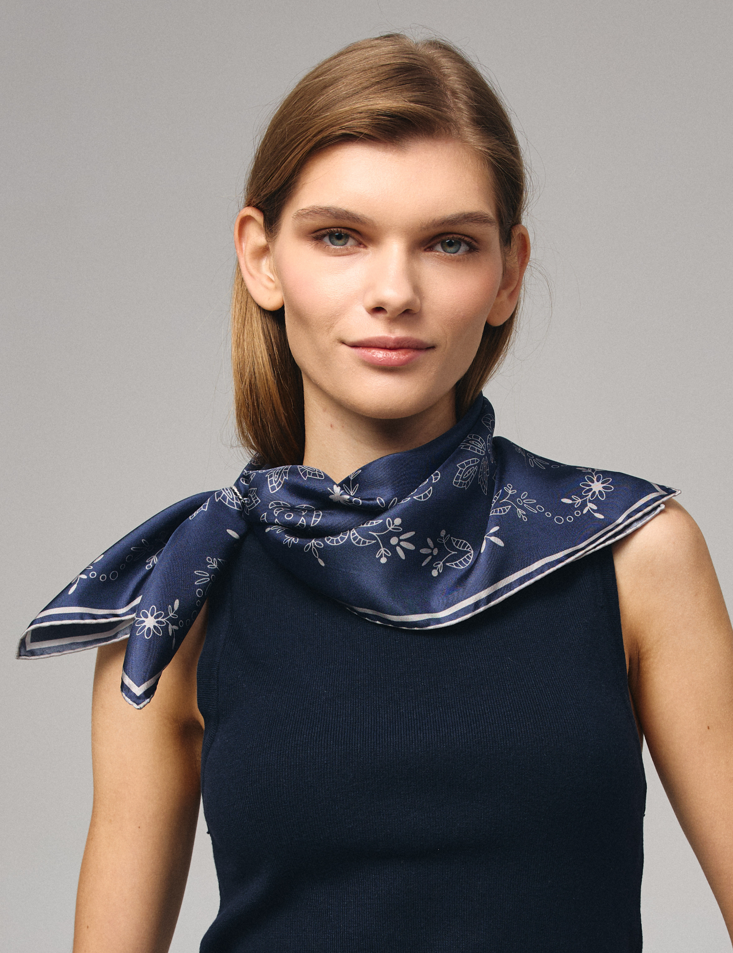 Картинка  Шовкова хустина «Мереживо» Navy